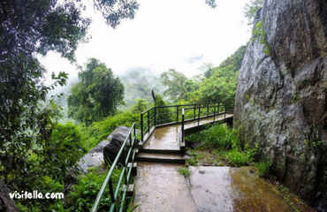 Dunhinda Falls